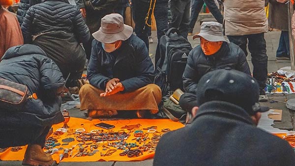 shopping in Lhasa